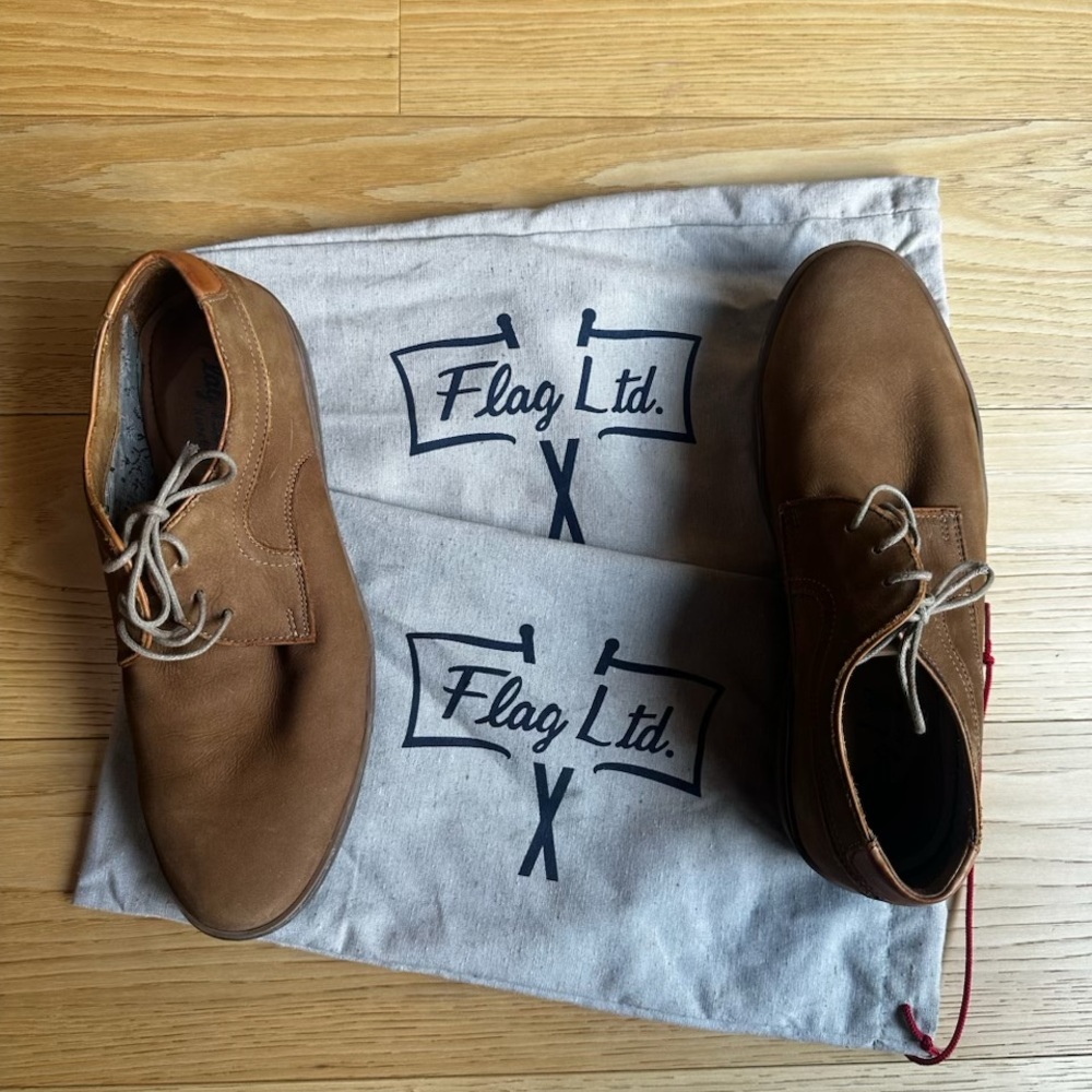Casual Men's Tan Leather Chukka Boots - Lace-Up Comfort